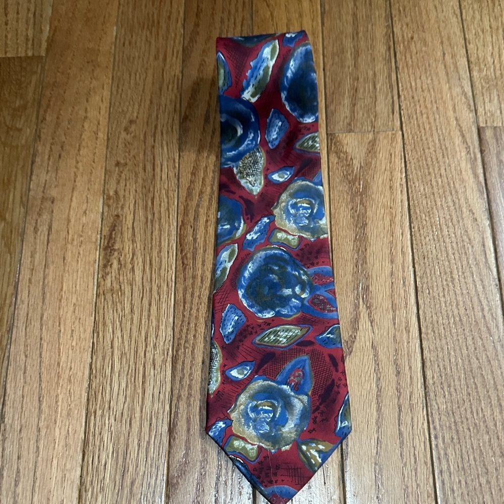 Geoffrey Beene Red and Blue Floral Tie